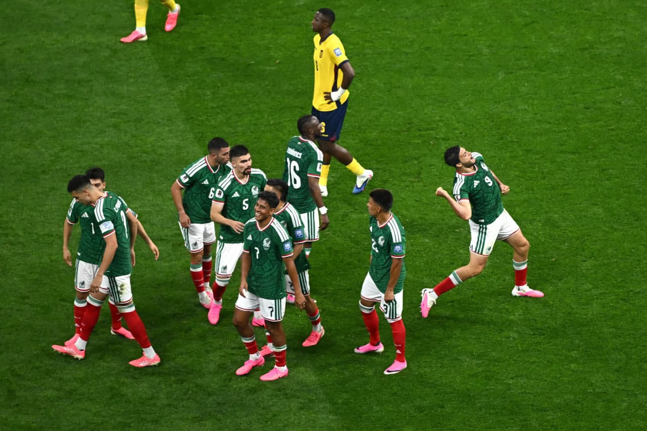 Thunderstorm couldn't stop Mexico's World Cup charge
