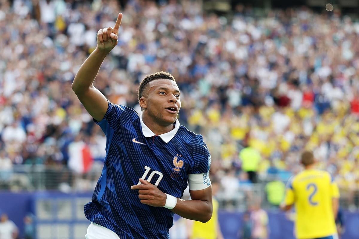 Mbappe says World Cup glory comes before Messi goal record chase