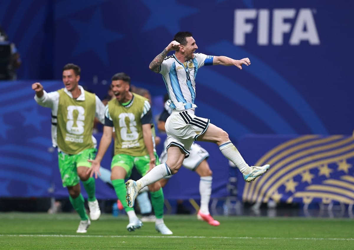 Argentina stage dramatic comeback to beat Egypt and reach quarter-finals