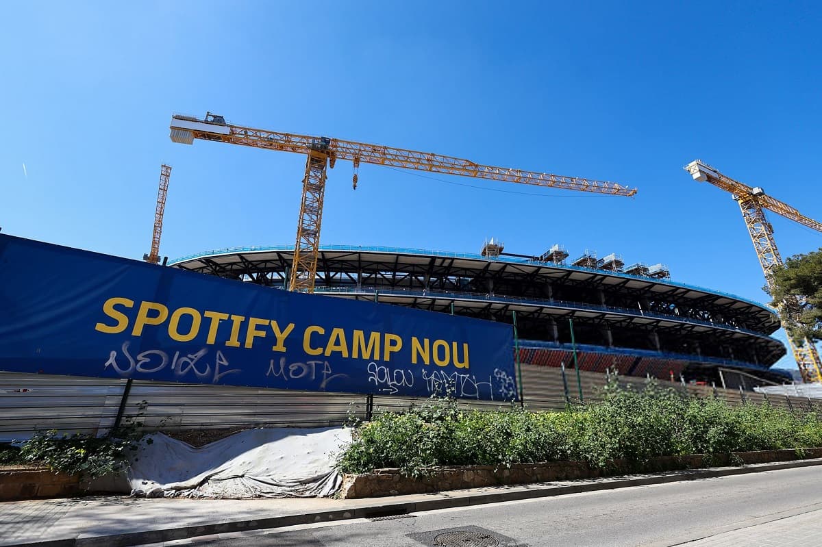 Barcelona pledge support after worker dies in Camp Nou renovation accident